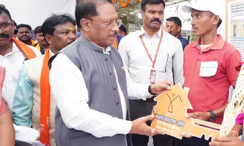 सिलगेर के माड़वी कोसा ने अपने हाथों से बनाया अपना घर, मुख्यमंत्री ने सौंपी खुशियों की चाबी