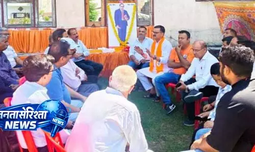 Jammu: बारू ने सुनीं जनता की शिकायतें Jammu: बारू ने सुनीं जनता की शिकायतें