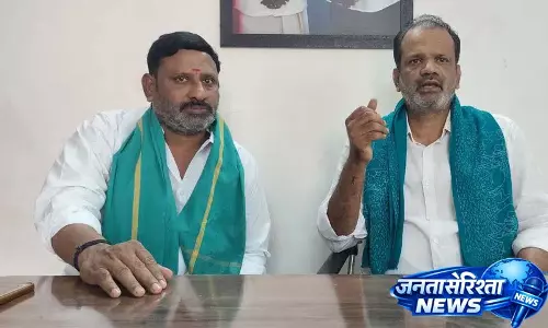 BRS की डॉ. किरण कोमरेवार ने सरकार पर मक्का के दाम बढ़ाकर किसानों पर बोझ डालने का आरोप BRS की डॉ. किरण कोमरेवार ने सरकार पर मक्का के दाम बढ़ाकर किसानों पर बोझ डालने का आरोप