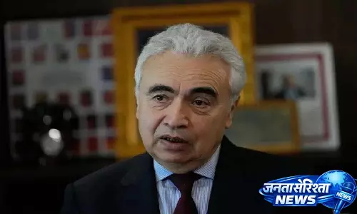 IEA चीफ फतिह बिरोल ने कहा कि यूरोप के पास सिर्फ छह हफ्तों के लिए जेट फ्यूल IEA चीफ फतिह बिरोल ने कहा कि यूरोप के पास सिर्फ छह हफ्तों के लिए जेट फ्यूल