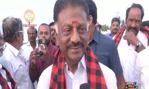 तमिलनाडु के पूर्व मुख्यमंत्री पन्नीरसेल्वम ने परिसीमन के खिलाफ DMK के काले झंडा प्रदर्शन का समर्थन किया तमिलनाडु के पूर्व मुख्यमंत्री पन्नीरसेल्वम ने परिसीमन के खिलाफ DMK के काले झंडा प्रदर्शन का समर्थन किया