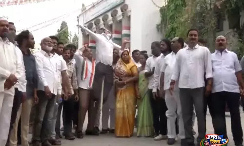 Congress का तेजस्वी सूर्या के खिलाफ विरोध प्रदर्शन Congress का तेजस्वी सूर्या के खिलाफ विरोध प्रदर्शन