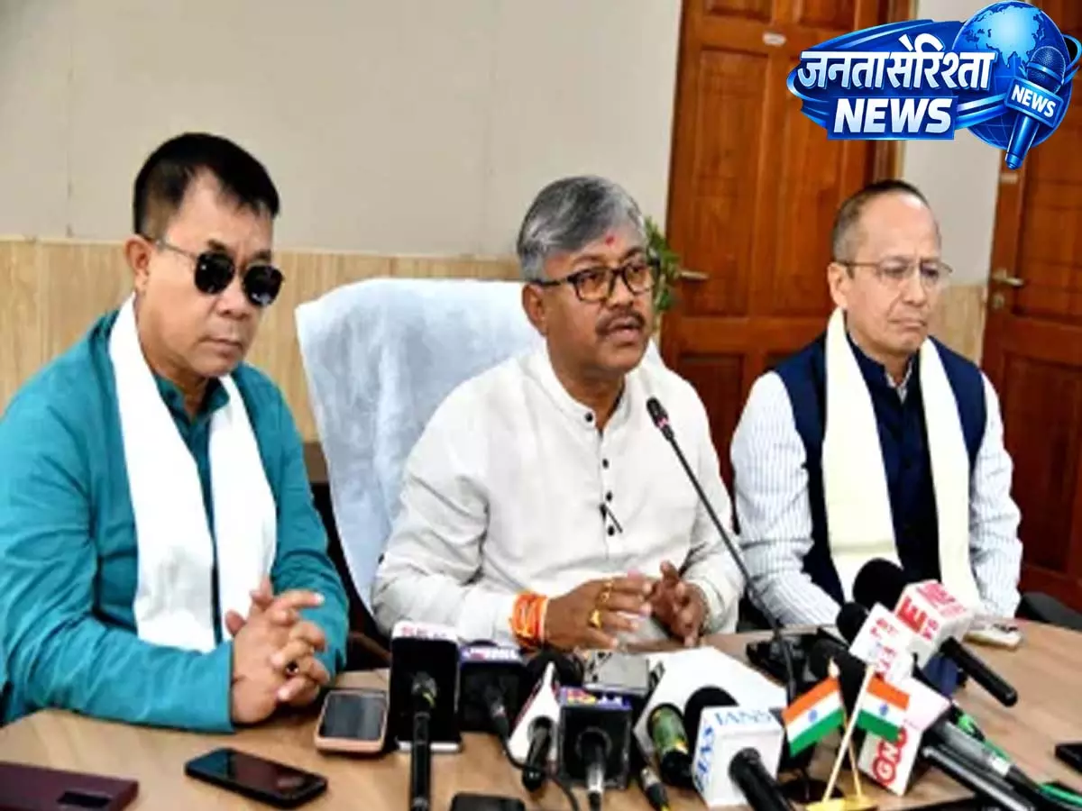 Manipur: बिष्णुपुर में तनाव के बीच गृह मंत्री ने शांति की अपील Manipur: बिष्णुपुर में तनाव के बीच गृह मंत्री ने शांति की अपील