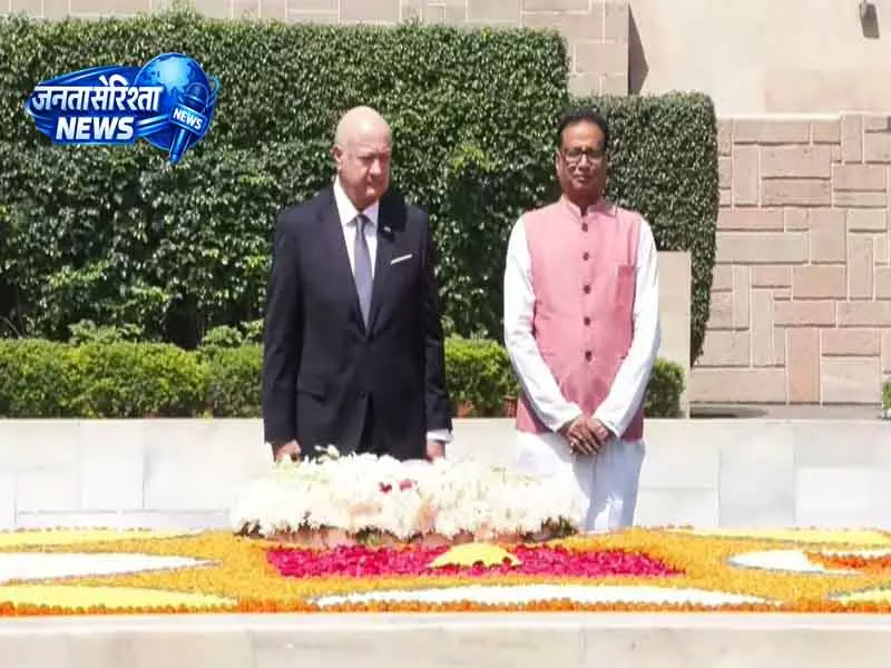 Austrian चांसलर स्टॉकर ने गांधीजी को श्रद्धांजलि दी, पत्नी भी साथ रहीं Austrian चांसलर स्टॉकर ने गांधीजी को श्रद्धांजलि दी, पत्नी भी साथ रहीं
