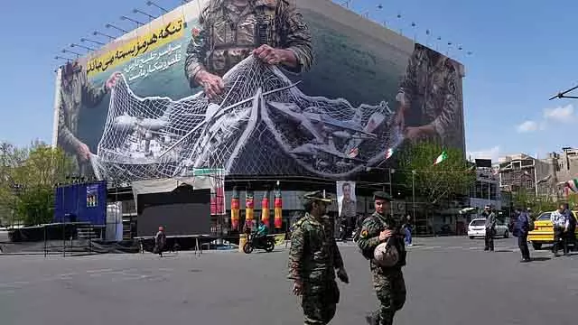 Iran का नया हथियार: होर्मुज जलडमरूमध्य में लंबे समय तक लाभकारी Iran का नया हथियार: होर्मुज जलडमरूमध्य में लंबे समय तक लाभकारी