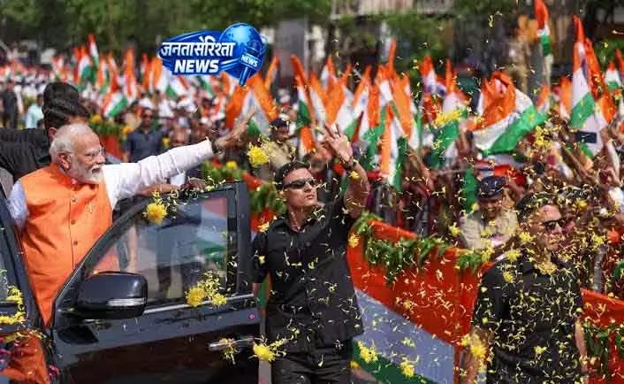 मोदी ने NDA उम्मीदवारों के समर्थन में नागरकोइल में रोड शो किया मोदी ने NDA उम्मीदवारों के समर्थन में नागरकोइल में रोड शो किया