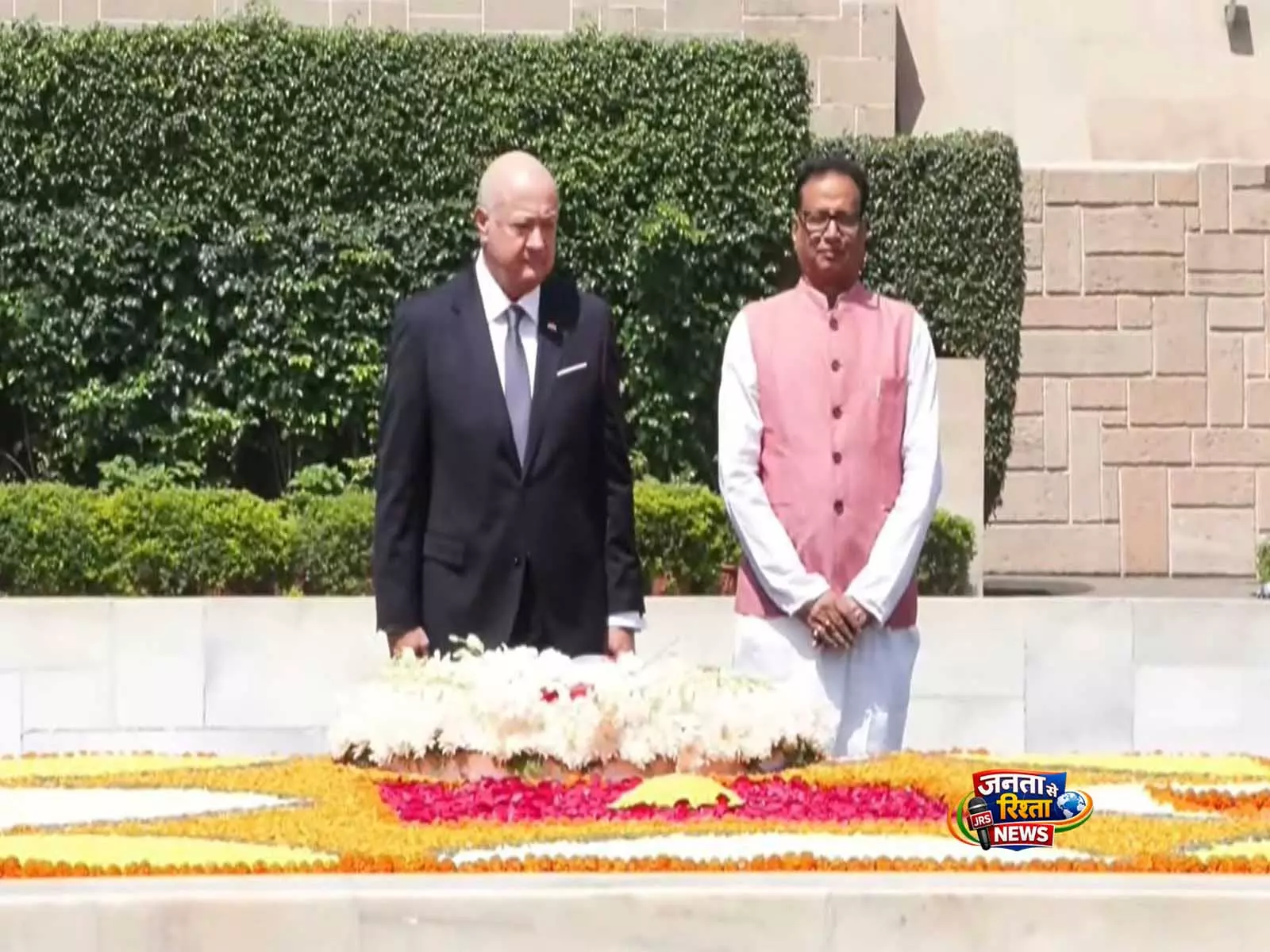 ऑस्ट्रिया के चांसलर क्रिश्चियन स्टॉकर ने Rajghat पर महात्मा गांधी को श्रद्धांजलि अर्पित की ऑस्ट्रिया के चांसलर क्रिश्चियन स्टॉकर ने Rajghat पर महात्मा गांधी को श्रद्धांजलि अर्पित की