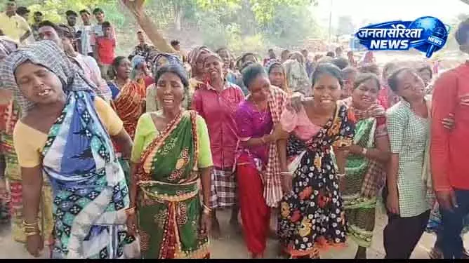 Paralakhemundi स्कूल की बाउंड्री गिरने से दो लड़कियों की मौत Paralakhemundi स्कूल की बाउंड्री गिरने से दो लड़कियों की मौत
