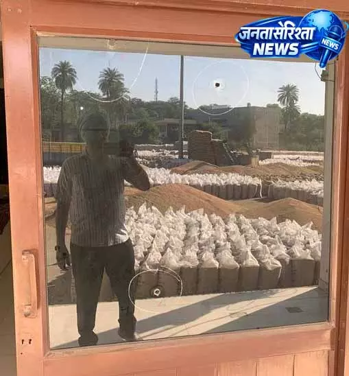 Ludhiana में फायरिंग से हड़कंप, पुलिस जांच में जुटी Ludhiana में फायरिंग से हड़कंप, पुलिस जांच में जुटी