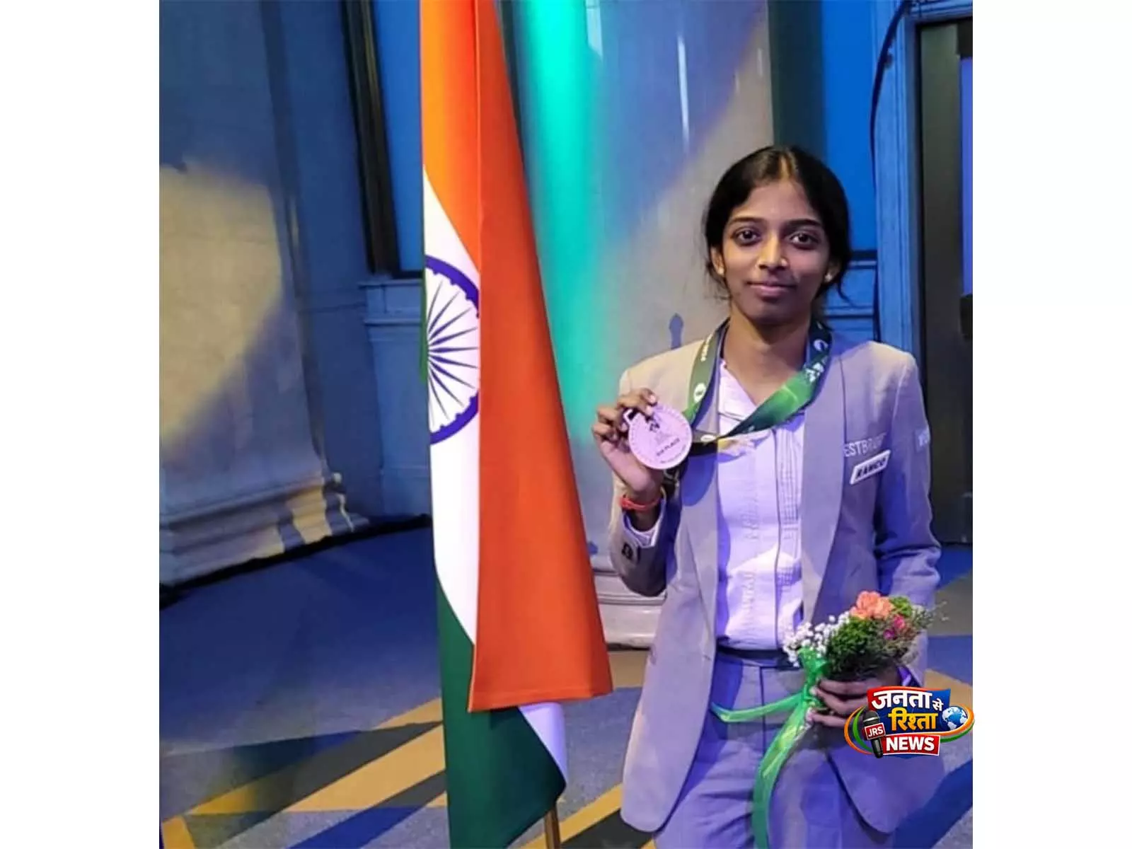 प्रज्ञानानंद, केंद्रीय खेल मंत्री मंडाविया ने FIDE कैंडिडेट्स 2026 के लिए वैशाली की सराहना की प्रज्ञानानंद, केंद्रीय खेल मंत्री मंडाविया ने FIDE कैंडिडेट्स 2026 के लिए वैशाली की सराहना की