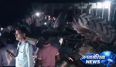 भीषण दुर्घटना सड़क हादसा: ट्रैक्टर-ट्रॉली पलटी 4 की मौत भीषण दुर्घटना सड़क हादसा: ट्रैक्टर-ट्रॉली पलटी 4 की मौत