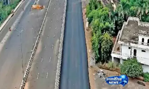 28 साल के ज़मीन विवाद के बीच Delhi-Dehradun एक्सप्रेसवे का काम रुका 28 साल के ज़मीन विवाद के बीच Delhi-Dehradun एक्सप्रेसवे का काम रुका