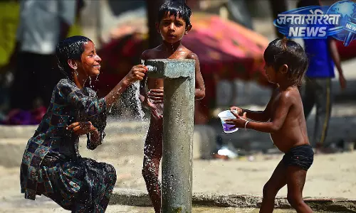 MP: राज्य में भीषण गर्मी, 20 जिलों में हीटवेव की चेतावनी MP: राज्य में भीषण गर्मी, 20 जिलों में हीटवेव की चेतावनी