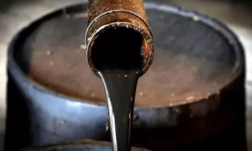 पश्चिम एशिया में तनाव कम होने की उम्मीद के बीच कच्चे तेल की कीमतों में आई 2 प्रतिशत तक की गिरावट पश्चिम एशिया में तनाव कम होने की उम्मीद के बीच कच्चे तेल की कीमतों में आई 2 प्रतिशत तक की गिरावट