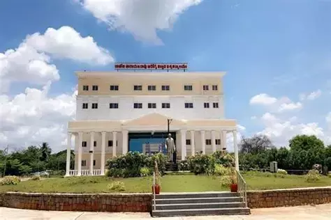 कालोजी हेल्थ यूनिवर्सिटी ने 15 अप्रैल को होने वाली MBBS फाइनल ईयर की परीक्षा कैंसिल कर दी
