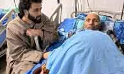 Srinagar एर राशिद के पिता की हालत बिगड़ी, ICU में भर्ती: AIP