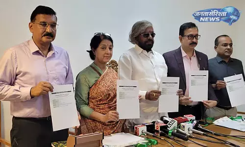 ट्रेकिंग के लिए अब नेचर गाइड और GPS वॉकी-टॉकी अनिवार्य, मंत्री ने SOP जारी किया ट्रेकिंग के लिए अब नेचर गाइड और GPS वॉकी-टॉकी अनिवार्य, मंत्री ने SOP जारी किया