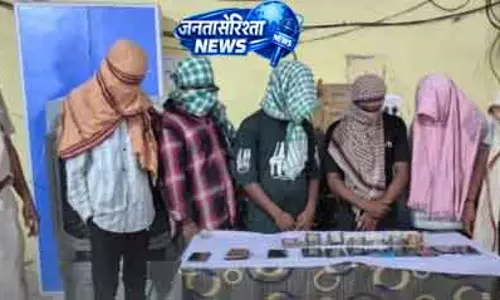 Bargarh कफ सिरप की 960 बोतलें ज़ब्त; 7 लोग पकड़े गए Bargarh कफ सिरप की 960 बोतलें ज़ब्त; 7 लोग पकड़े गए