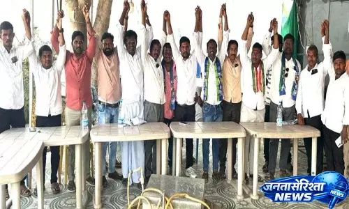 Dalit नेताओं ने नलगोंडा के दामराचारला में कांग्रेस पर अन्याय का आरोप लगाया Dalit नेताओं ने नलगोंडा के दामराचारला में कांग्रेस पर अन्याय का आरोप लगाया