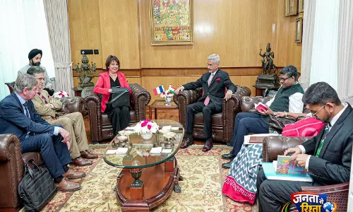 फ्रांसीसी सीनेट प्रतिनिधिमंडल ने India यात्रा पूरी की, स्थिरता और रणनीतिक साझेदारी पर ज़ोर दिया फ्रांसीसी सीनेट प्रतिनिधिमंडल ने India यात्रा पूरी की, स्थिरता और रणनीतिक साझेदारी पर ज़ोर दिया