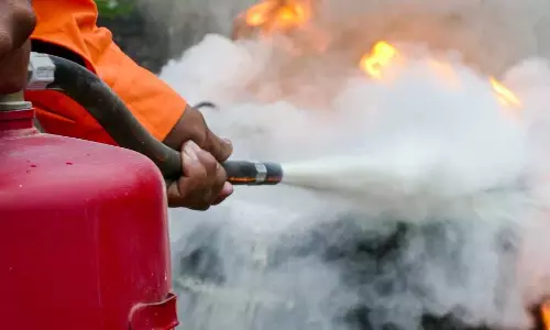 अग्नि सुरक्षा जागरूकता सप्ताह बच्चों की कला और कलम ने दिया सुरक्षा का संदेश अग्नि सुरक्षा जागरूकता सप्ताह बच्चों की कला और कलम ने दिया सुरक्षा का संदेश
