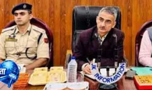 Bhaderwah: डीसी ने नागरिक समाज के साथ संवाद शुरू किया Bhaderwah: डीसी ने नागरिक समाज के साथ संवाद शुरू किया