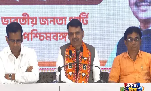 Fadnavis बोले: बंगाल चुनाव ‘ममता बनाम जनता’