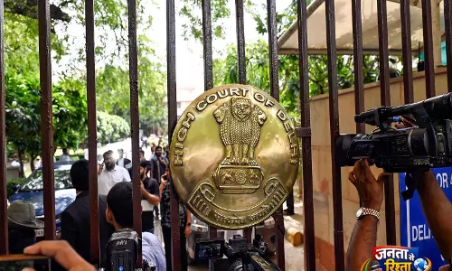 केवल आर्थिक मापदंडों के आधार पर केंद्र सरकार की नौकरियों में अतिरिक्त छूट देना उचित नहीं है: दिल्ली HC