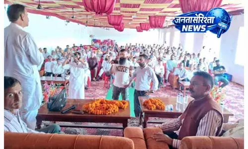 मनोहर ने JKUT में भ्रष्टाचार और बेरोजगारी पर सवाल उठाए मनोहर ने JKUT में भ्रष्टाचार और बेरोजगारी पर सवाल उठाए