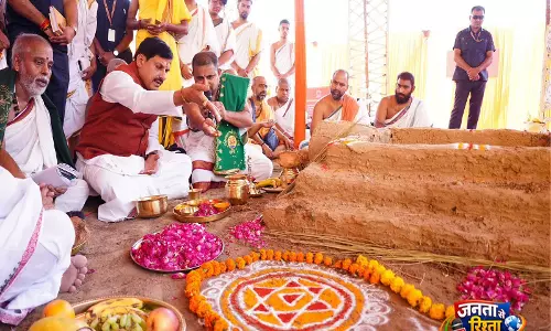 MP सीएम यादव ने ओंकारेश्वर में 5 दिवसीय एकात्म पर्व का उद्घाटन किया, वैदिक अनुष्ठानों में भाग लिया MP सीएम यादव ने ओंकारेश्वर में 5 दिवसीय एकात्म पर्व का उद्घाटन किया, वैदिक अनुष्ठानों में भाग लिया
