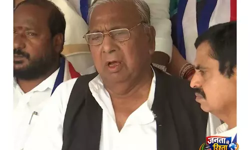 बिल पास कराने के लिए आज साज़िश चल रही है: महिला आरक्षण बिल पर Congress नेता वी. हनुमंत राव बिल पास कराने के लिए आज साज़िश चल रही है: महिला आरक्षण बिल पर Congress नेता वी. हनुमंत राव