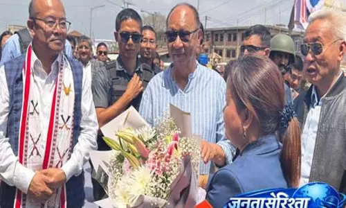 मणिपुर: सीएम ने उखरुल में विश्वास बहाली मिशन का किया नेतृत्व, बातचीत एवं सद्भाव का आह्वान किया मणिपुर: सीएम ने उखरुल में विश्वास बहाली मिशन का किया नेतृत्व, बातचीत एवं सद्भाव का आह्वान किया