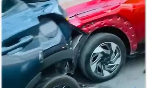 नशे में टेस्ट ड्राइव बनी हादसे की वजह, 4 गाड़ियां टकराईं नशे में टेस्ट ड्राइव बनी हादसे की वजह, 4 गाड़ियां टकराईं