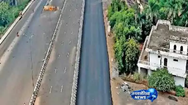28 साल के ज़मीन विवाद के बीच Delhi-Dehradun एक्सप्रेसवे का काम रुका 28 साल के ज़मीन विवाद के बीच Delhi-Dehradun एक्सप्रेसवे का काम रुका