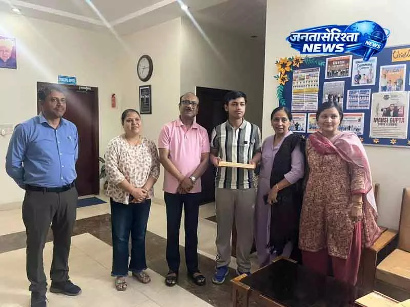 Yamunanagar कुशाल अग्रवाल 99.4% के साथ जगाधरी के टॉपर, यशविनी राणा को 99.2% Yamunanagar कुशाल अग्रवाल 99.4% के साथ जगाधरी के टॉपर, यशविनी राणा को 99.2%