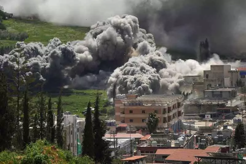 Lebanon-Israel संघर्ष विराम के बीच असिम मुनीर की ईरानी स्पीकर से मुलाकात Lebanon-Israel संघर्ष विराम के बीच असिम मुनीर की ईरानी स्पीकर से मुलाकात