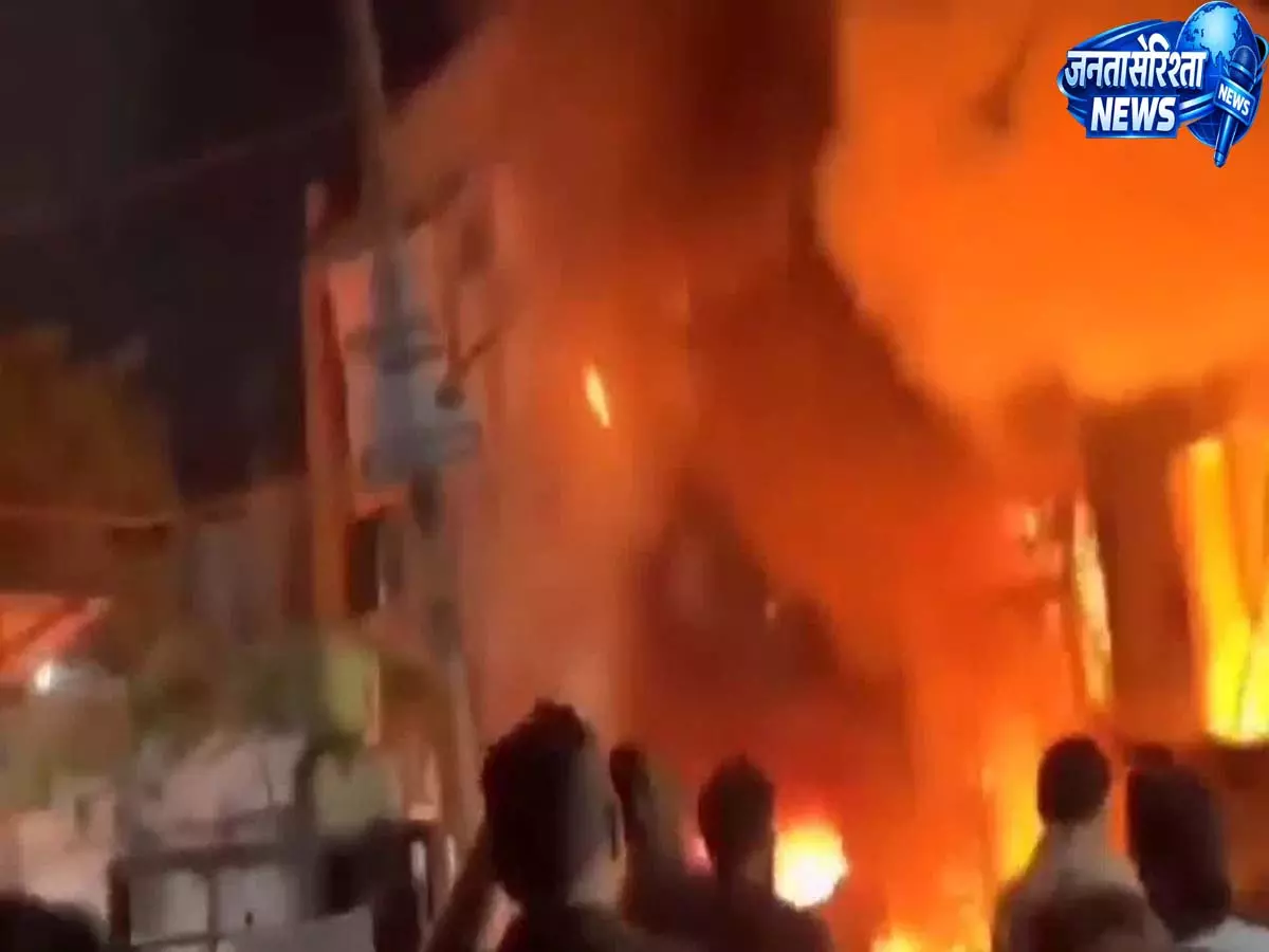 Hyderabad: बेगमपेट स्थित घर में पूजा के दौरान आग लगने से रिटायर्ड प्रिंसिपल की मौत Hyderabad: बेगमपेट स्थित घर में पूजा के दौरान आग लगने से रिटायर्ड प्रिंसिपल की मौत
