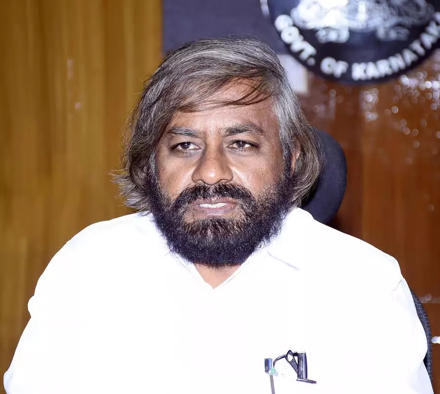 ट्रेकर्स के मोबाइल फोन में ट्रैकिंग ऐप इंस्टॉल करना ज़रूरी है: Ishwar Khandre ट्रेकर्स के मोबाइल फोन में ट्रैकिंग ऐप इंस्टॉल करना ज़रूरी है: Ishwar Khandre