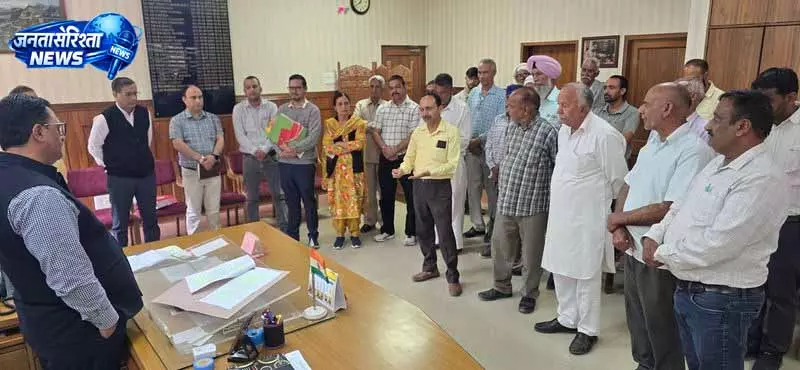 जन सुनवाई में Him Chandigarh प्रोजेक्ट पर किसानों ने जताया विरोध जन सुनवाई में Him Chandigarh प्रोजेक्ट पर किसानों ने जताया विरोध