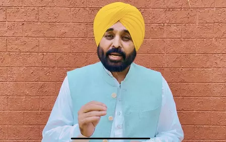 पंजाब सरकार ने बेअदबी से जुड़ा बिल हस्ताक्षर के लिए राज्यपाल भेजा: भगवंत मान पंजाब सरकार ने बेअदबी से जुड़ा बिल हस्ताक्षर के लिए राज्यपाल भेजा: भगवंत मान