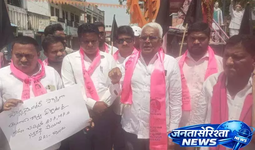 तेजस्वी सूर्या को तेलंगाना के लोगों से माफी मांगनी चाहिए: Dindigala Rajender तेजस्वी सूर्या को तेलंगाना के लोगों से माफी मांगनी चाहिए: Dindigala Rajender