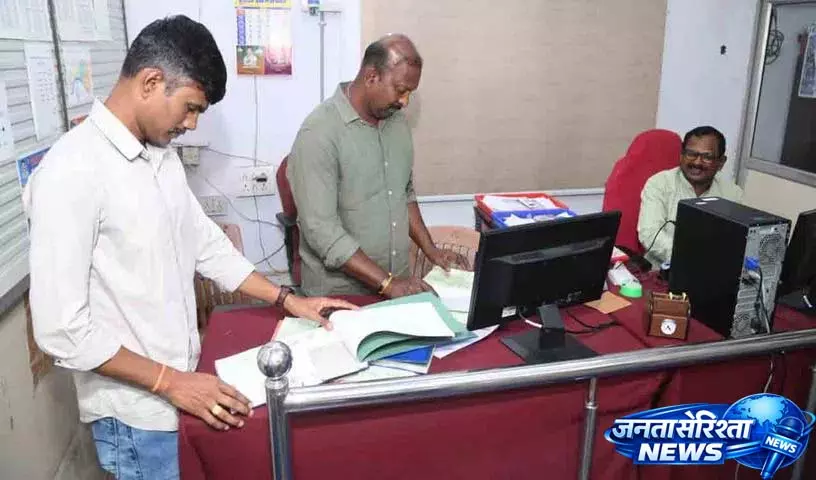 Vigilance Officers ने मंचेरियल सब-रजिस्ट्रेशन ऑफिस का सरप्राइज इंस्पेक्शन किया Vigilance Officers ने मंचेरियल सब-रजिस्ट्रेशन ऑफिस का सरप्राइज इंस्पेक्शन किया