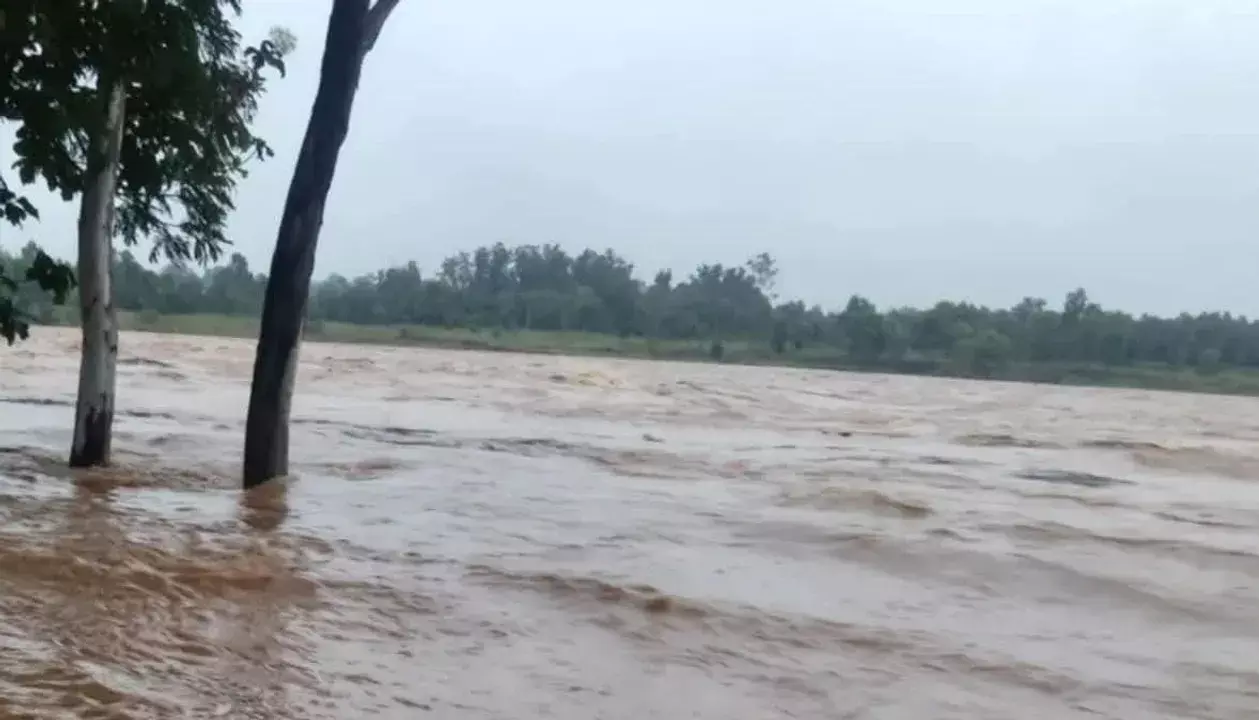 Odisha : सरकार ने नदी तटबंधों के तत्काल निरीक्षण का आदेश दिया Odisha : सरकार ने नदी तटबंधों के तत्काल निरीक्षण का आदेश दिया