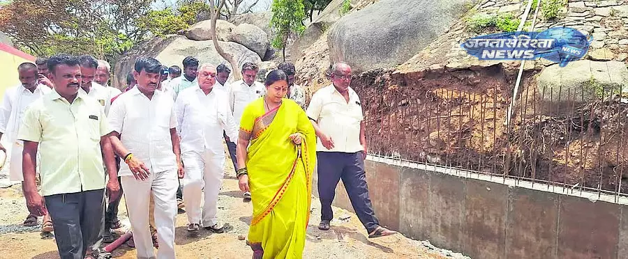 Karnataka : विधायक ने काम का निरीक्षण किया Karnataka : विधायक ने काम का निरीक्षण किया