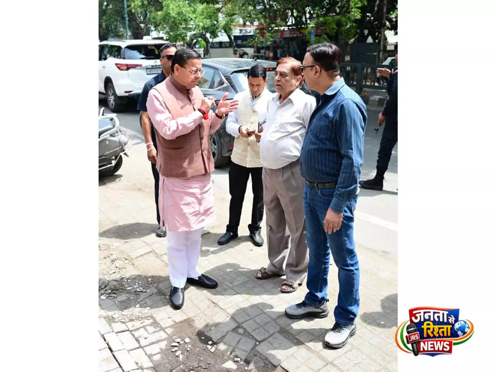 पुष्कर सिंह धामी ने CM हेल्पलाइन पर मिली शिकायतों की समीक्षा की, लापरवाही पर जताई नाराज़गी पुष्कर सिंह धामी ने CM हेल्पलाइन पर मिली शिकायतों की समीक्षा की, लापरवाही पर जताई नाराज़गी