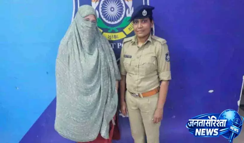 Gujarat में बेटी के भाग जाने का बदला लेने के लिए महिला ने पड़ोसी के प्रसाद में जहर मिला दिया Gujarat में बेटी के भाग जाने का बदला लेने के लिए महिला ने पड़ोसी के प्रसाद में जहर मिला दिया