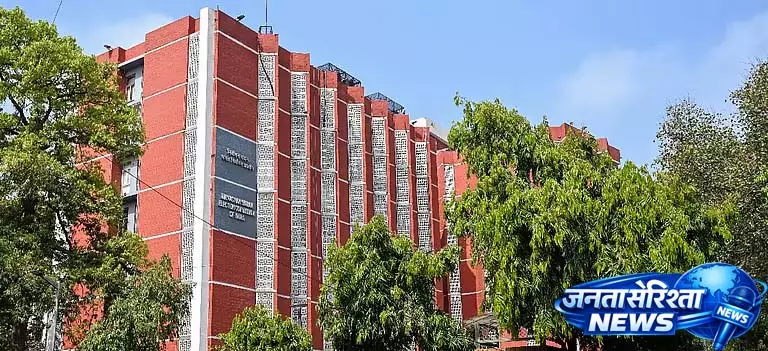 ECI की रिपोर्ट के मुताबिक, 3 हफ़्ते में ₹21 करोड़ कैश और ₹81 करोड़ की शराब ज़ब्त की गई ECI की रिपोर्ट के मुताबिक, 3 हफ़्ते में ₹21 करोड़ कैश और ₹81 करोड़ की शराब ज़ब्त की गई