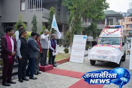 मिजोरम: राज्यपाल ने इंफ्रास्ट्रक्चर पर जोर दिया, दूरदराज गांव के लिए एम्बुलेंस को हरी झंडी दिखाई मिजोरम: राज्यपाल ने इंफ्रास्ट्रक्चर पर जोर दिया, दूरदराज गांव के लिए एम्बुलेंस को हरी झंडी दिखाई