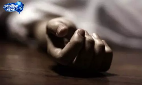 भाई के लिए अपशब्द बर्दाश्त नहीं कर पाई टॉपर छात्रा, फंदे पर झूली भाई के लिए अपशब्द बर्दाश्त नहीं कर पाई टॉपर छात्रा, फंदे पर झूली