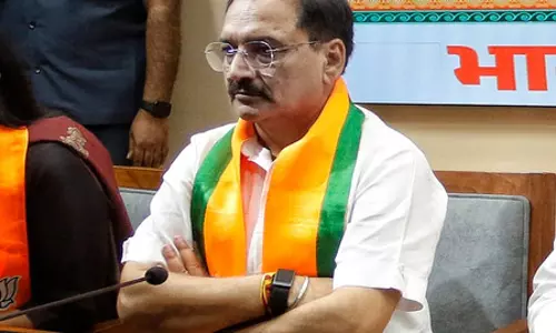 दिल्ली भाजपा प्रमुख वीरेंद्र सचदेवा ने महिला आरक्षण बिल पर विपक्ष के रुख की आलोचना की दिल्ली भाजपा प्रमुख वीरेंद्र सचदेवा ने महिला आरक्षण बिल पर विपक्ष के रुख की आलोचना की